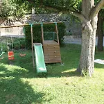 Meson De Salinas بيت ضيافة 2*