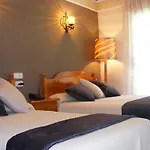 Meson De Salinas بيت ضيافة 2*