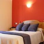 Meson De Salinas بيت ضيافة 2*