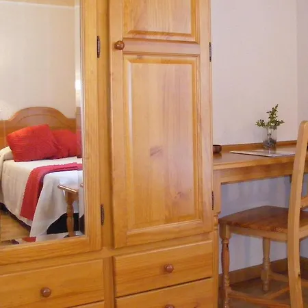 Guest house Meson De Salinas 2*
